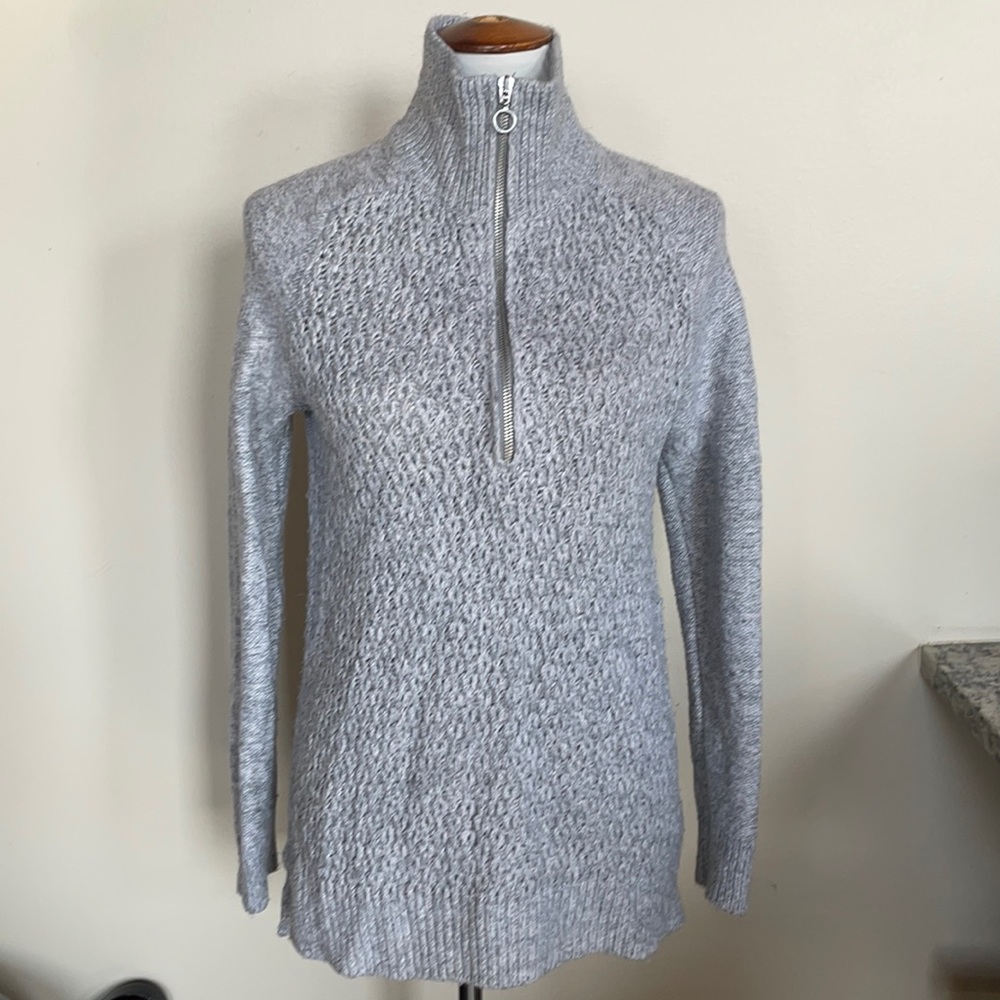 Women’s Tommy Hilfiger 1/2 zip pullover turtleneck